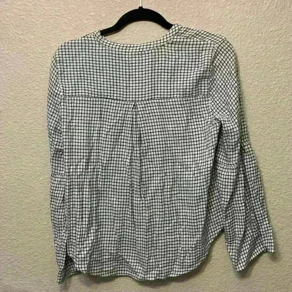 White with black window pane plaid sz M bell sleeves button down academia preppy - Picture 6 of 6